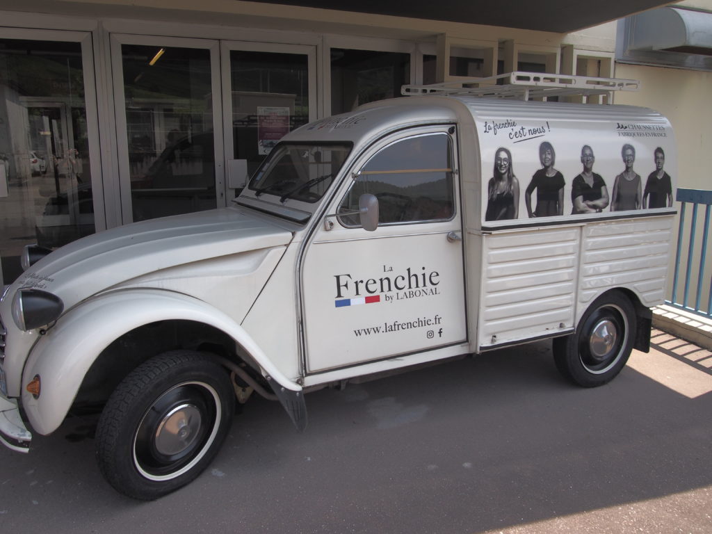 Labonal à Dambach, camionnette marque Frenchy