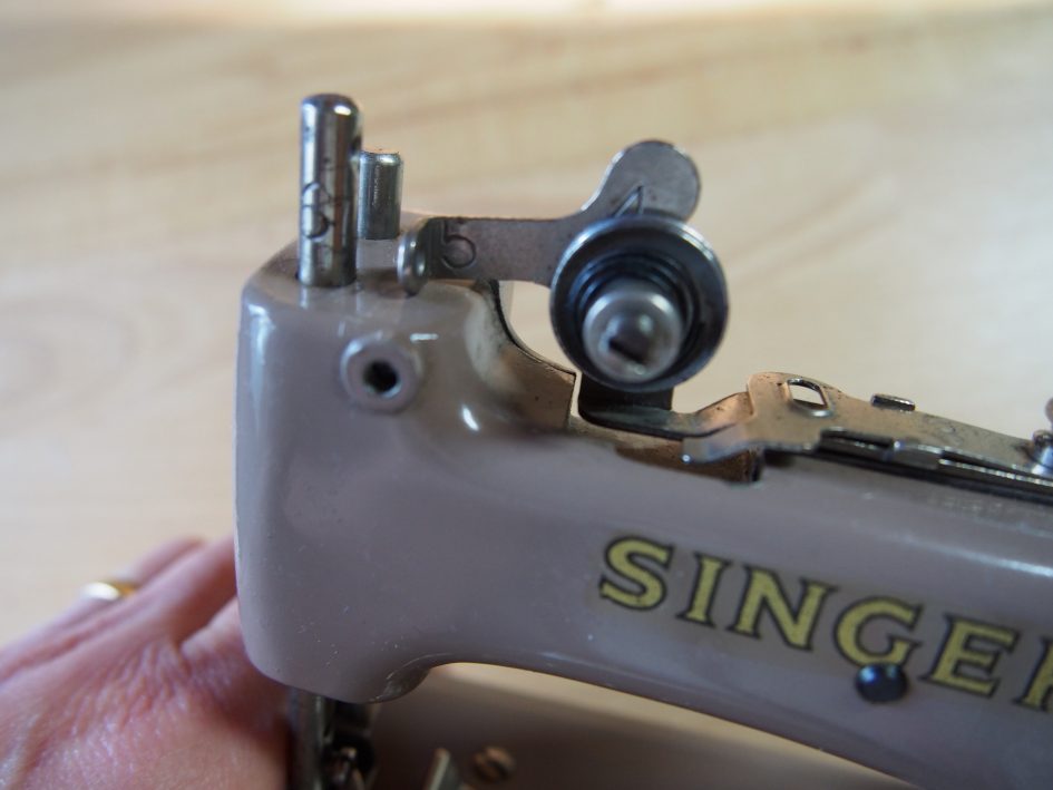 Machine à coudre pour enfants SINGER vintage des années 1970 ORANGE